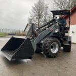 Thomas Olesen – Giant G2500 HD (minilæsser)